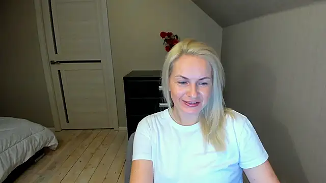 Snapshot of Alicee_Gracee chatting on 10/09/25, 07:14 Alicee Gracee online show from 10/09/25, 07:14
