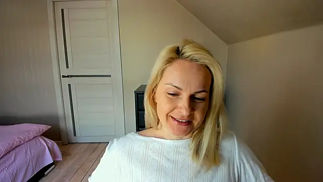 Snapshot of Alicee_Gracee chatting on 03/06/25, 09:25 Alicee Gracee online show from 03/06/25, 09:25