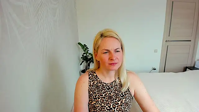 Snapshot of Alicee_Gracee chatting on 03/27/26, 07:39 Alicee Gracee online show from 03/27/26, 07:39