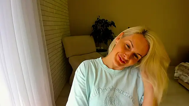 Snapshot of Alicee_Gracee chatting on 09/22/25, 09:26 Alicee Gracee online show from 09/22/25, 09:26
