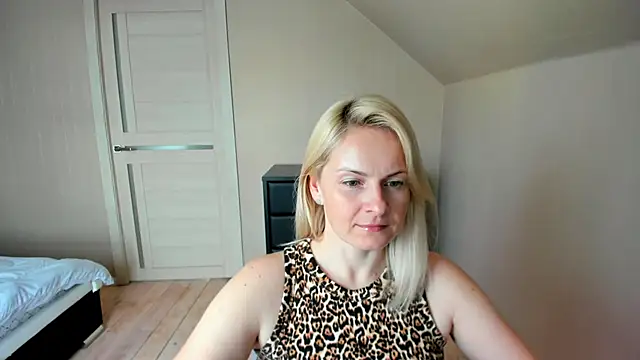 Snapshot of Alicee_Gracee chatting on 03/14/25, 08:32 Alicee Gracee online show from 03/14/25, 08:32