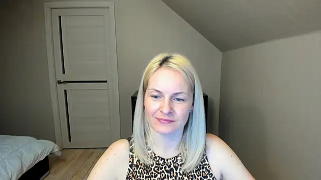 Snapshot of Alicee_Gracee chatting on 03/14/25, 03:14 Alicee Gracee online show from 03/14/25, 03:14