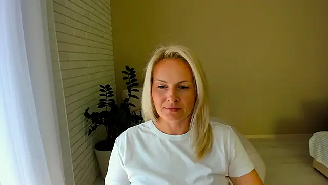 Snapshot of Alicee_Gracee chatting on 09/10/25, 09:08 Alicee Gracee online show from 09/10/25, 09:08