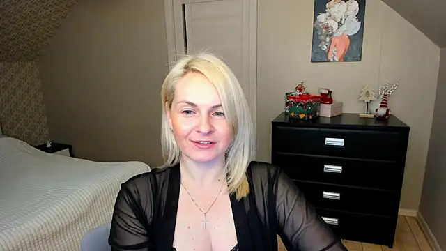 Snapshot of Alicee_Gracee chatting on 12/05/25, 08:39 Alicee Gracee online show from 12/05/25, 08:39