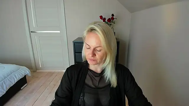 Snapshot of Alicee_Gracee chatting on 09/29/25, 09:05 Alicee Gracee online show from 09/29/25, 09:05