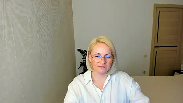 Snapshot of Alicee_Gracee chatting on 04/14/26, 06:46 Alicee Gracee online show from 04/14/26, 06:46