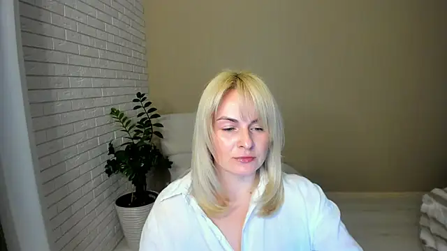 Snapshot of Alicee_Gracee chatting on 02/25/26, 07:25 Alicee Gracee online show from 02/25/26, 07:25