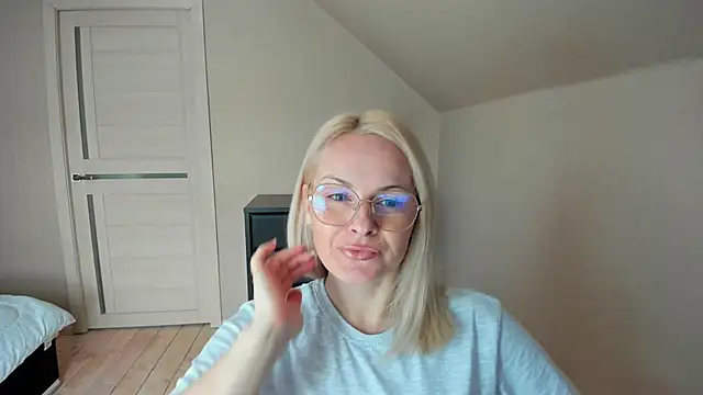 Snapshot of Alicee_Gracee chatting on 02/15/25, 12:22 Alicee Gracee online show from 02/15/25, 12:22