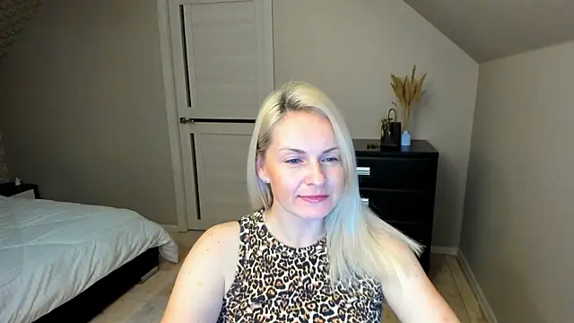 Snapshot of Alicee_Gracee chatting on 11/07/25, 07:07 Alicee Gracee online show from 11/07/25, 07:07