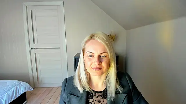 Snapshot of Alicee_Gracee chatting on 02/20/25, 10:37 Alicee Gracee online show from 02/20/25, 10:37