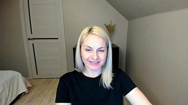 Snapshot of Alicee_Gracee chatting on 02/28/25, 04:10 Alicee Gracee online show from 02/28/25, 04:10