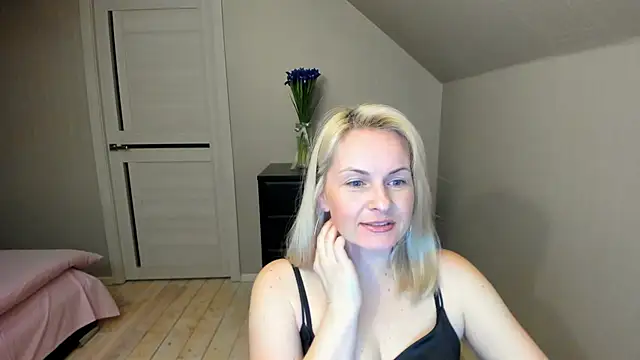 Snapshot of Alicee_Gracee chatting on 03/07/25, 03:49 Alicee Gracee online show from 03/07/25, 03:49