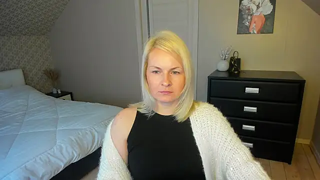 Snapshot of Alicee_Gracee chatting on 11/28/25, 07:41 Alicee Gracee online show from 11/28/25, 07:41