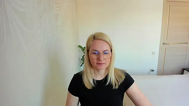 Snapshot of Alicee_Gracee chatting on 03/24/26, 08:14 Alicee Gracee online show from 03/24/26, 08:14