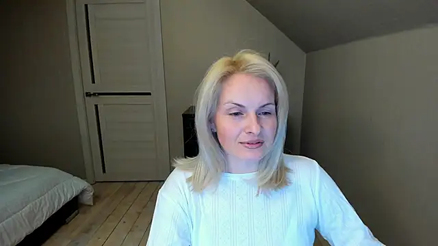 Snapshot of Alicee_Gracee chatting on 02/14/25, 05:36 Alicee Gracee online show from 02/14/25, 05:36