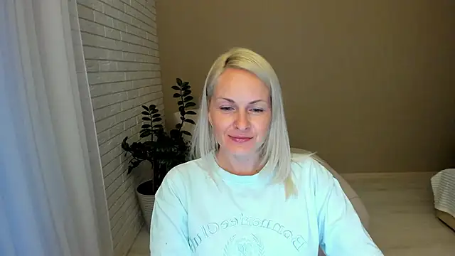 Snapshot of Alicee_Gracee chatting on 09/09/25, 03:32 Alicee Gracee online show from 09/09/25, 03:32