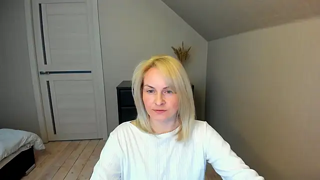 Snapshot of Alicee_Gracee chatting on 02/23/25, 02:04 Alicee Gracee online show from 02/23/25, 02:04