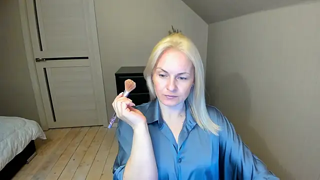 Snapshot of Alicee_Gracee chatting on 03/21/25, 06:18 Alicee Gracee online show from 03/21/25, 06:18