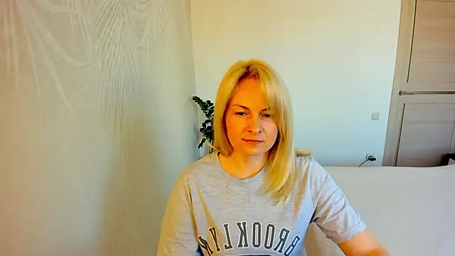 Snapshot of Alicee_Gracee chatting on 03/22/26, 10:06 Alicee Gracee online show from 03/22/26, 10:06