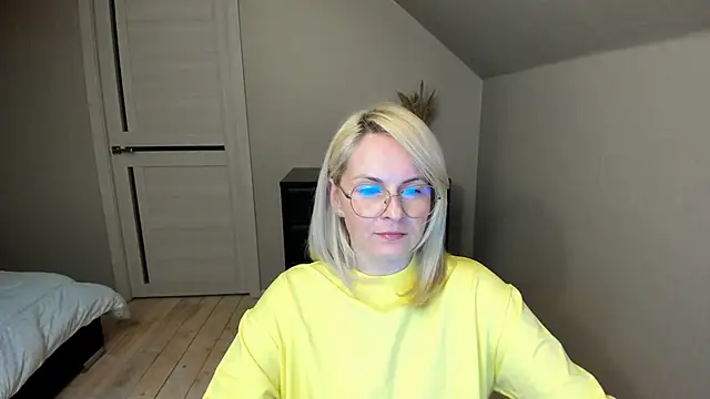 Snapshot of Alicee_Gracee chatting on 03/15/25, 06:21 Alicee Gracee online show from 03/15/25, 06:21