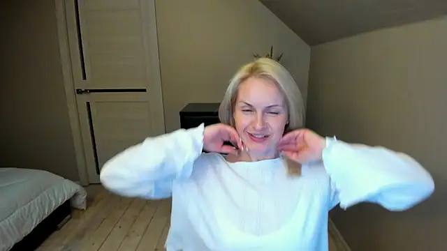 Snapshot of Alicee_Gracee chatting on 02/14/25, 09:10 Alicee Gracee online show from 02/14/25, 09:10