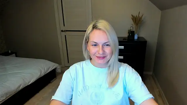 Snapshot of Alicee_Gracee chatting on 11/06/25, 07:29 Alicee Gracee online show from 11/06/25, 07:29