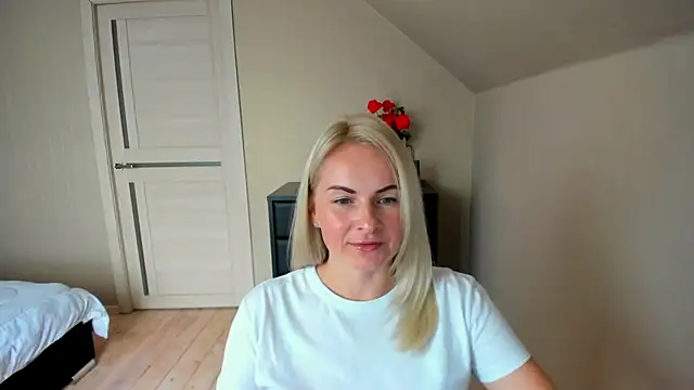 Snapshot of Alicee_Gracee chatting on 10/06/25, 09:32 Alicee Gracee online show from 10/06/25, 09:32