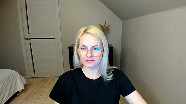Snapshot of Alicee_Gracee chatting on 02/28/25, 07:14 Alicee Gracee online show from 02/28/25, 07:14