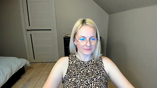 Snapshot of Alicee_Gracee chatting on 03/14/25, 06:18 Alicee Gracee online show from 03/14/25, 06:18