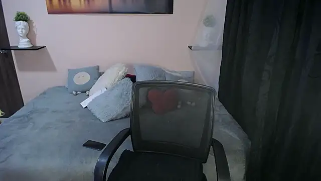 cristal-evanns online show from 12/13/24, 02:10