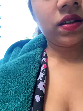 Snapshot of ScarletAss chatting on 09/19/25, 05:22 ScarletAss online show from 09/19/25, 05:22