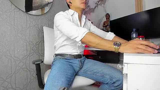 Lucii fer  online show from 05/23/26, 11:42