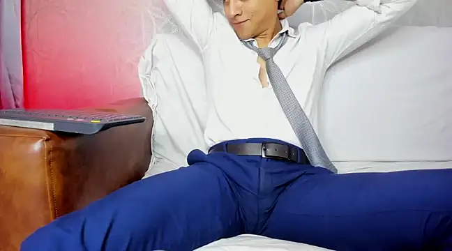 Snapshot of Lucii_fer_ chatting on 02/28/25, 05:48 Lucii fer online show from 02/28/25, 05:48
