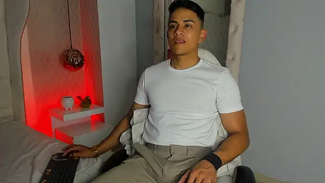 Lucii fer  online show from 01/16/26, 11:25