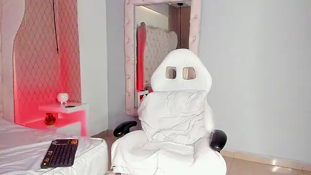 Lucii fer  online show from 02/19/26, 11:40