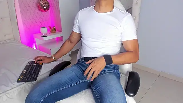 Lucii fer  online show from 01/18/26, 11:46