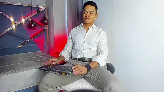 Lucii fer  online show from 03/13/26, 11:26