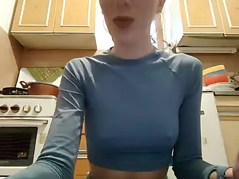Snapshot of beaverwoman chatting on 01/29/25, 02:32 beaverwoman online show from 01/29/25, 02:32