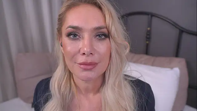 Snapshot of IsadoraDunkan chatting on 03/14/25, 11:00 IsadoraDunkan online show from 03/14/25, 11:00