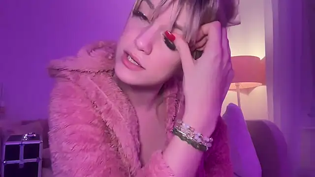 LustfulLuna  online show from 03/06/26, 11:00