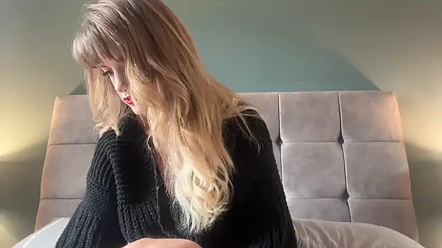 LustfulLuna  online show from 02/16/25, 12:21