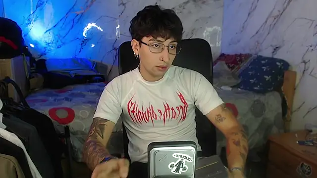 Snapshot of Dereck_Dickson chatting on 02/06/26, 09:00 Dereck Dickson online show from 02/06/26, 09:00