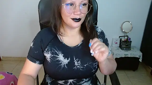 Snapshot of miss_evoleth2 chatting on 06/07/26, 05:01 miss evoleth2 online show from 06/07/26, 05:01