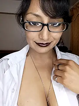 Lucy Chery online show from 12/17/25, 12:04