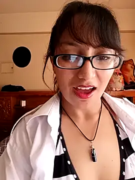 Lucy Chery online show from 09/10/25, 07:24