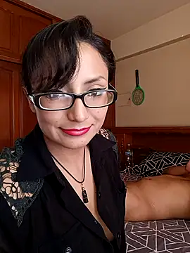 Lucy Chery online show from 12/19/25, 08:33