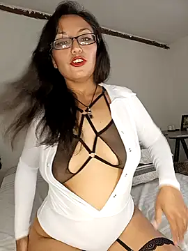 Lucy Chery online show from 04/28/26, 06:23