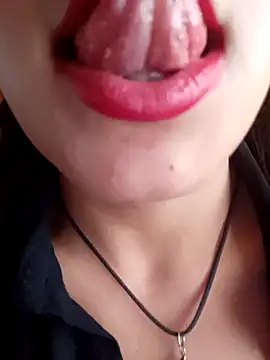 Lucy Chery online show from 11/10/25, 06:02