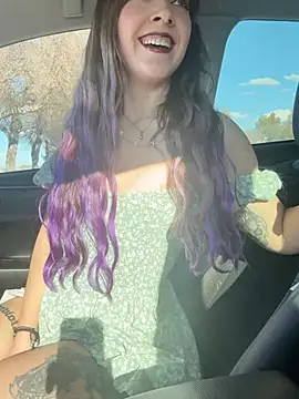 Snapshot of thevixenviolet chatting on 04/15/26, 12:05 thevixenviolet online show from 04/15/26, 12:05