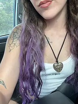 Snapshot of thevixenviolet chatting on 07/08/26, 12:46 thevixenviolet online show from 07/08/26, 12:46